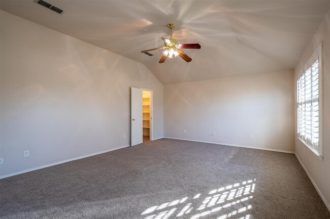 Building Photo - 228 Memory Dr