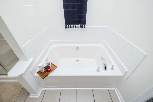 Building Photo - 50 Murrah Rd Ext