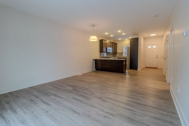 Building Photo - Trailside Condo-2 Bd 2.5 Bath