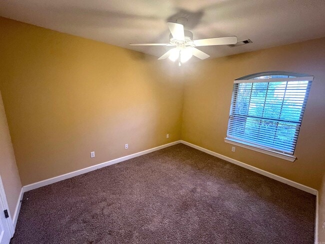 Building Photo - 1808 Airborn Dr
