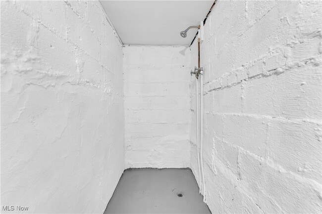 Building Photo - 22750 Tracy Ave