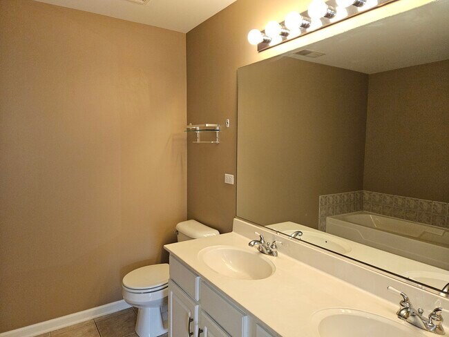 Building Photo - 2243 Rockefeller Dr