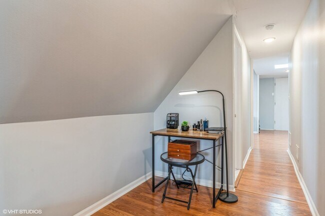 Building Photo - 3575 N Milwaukee Ave