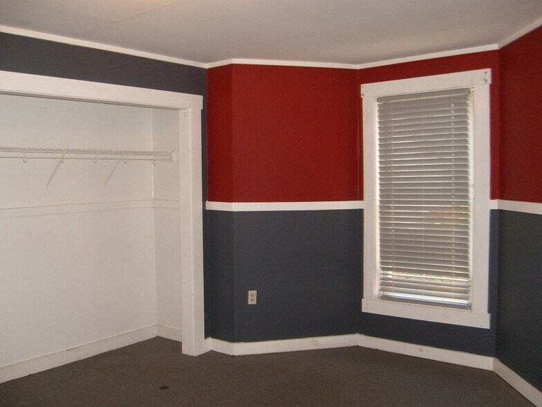 Building Photo - 25 School St