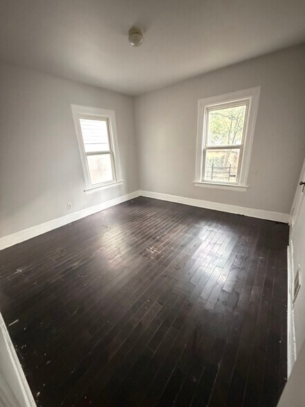 Building Photo - 691 Elizabeth Ave