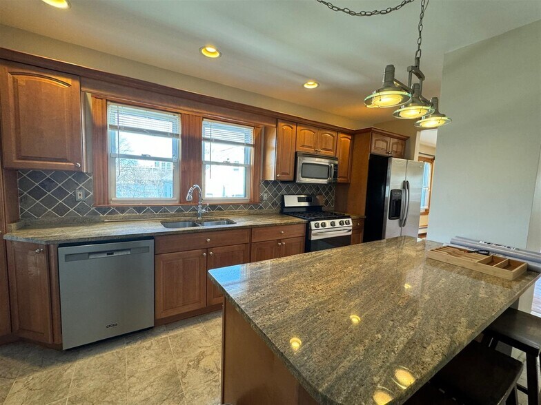 Primary Photo - 14 Melville Rd