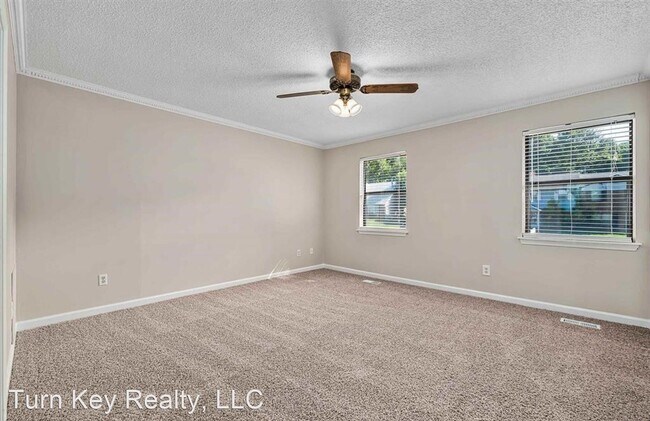 Building Photo - 2 br, 1.5 bath House - 2475 Hampstead Drive