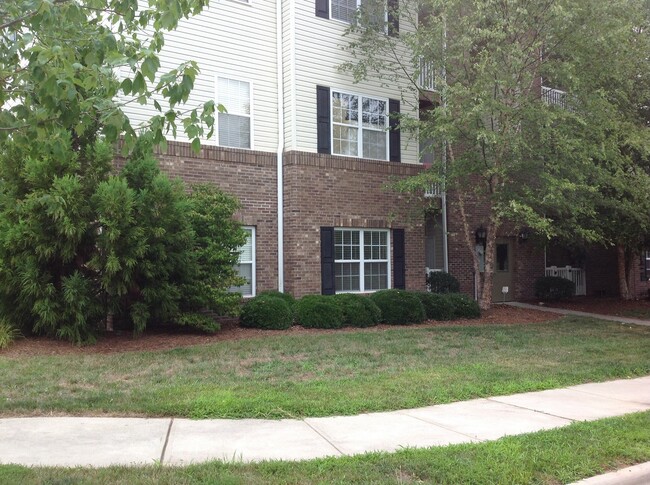 Primary Photo - Eagle Creek Condos at Hillcrest!