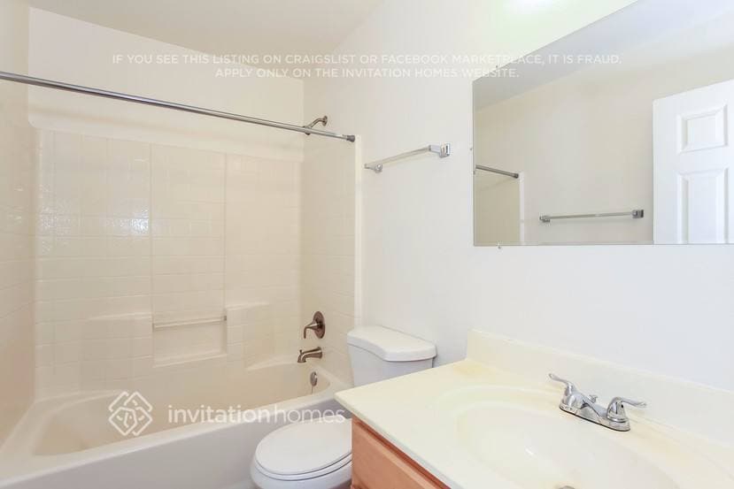 Building Photo - 13014 W Hearn Rd