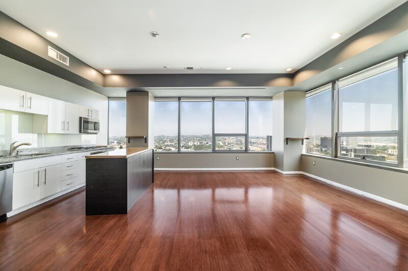 Building Photo - 1100 Wilshire Blvd