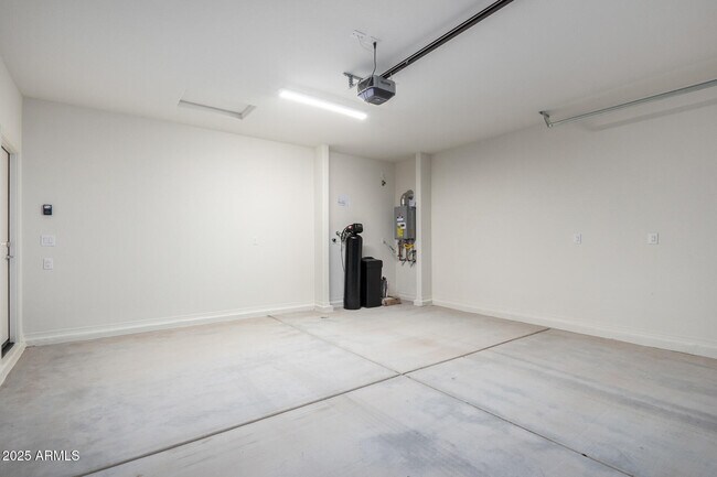 Building Photo - 8818 W Luke Ave