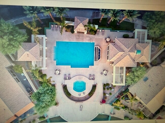 Building Photo - 15874 S 11th Pl