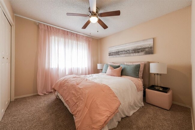 Building Photo - 6301 Evangeline Trail