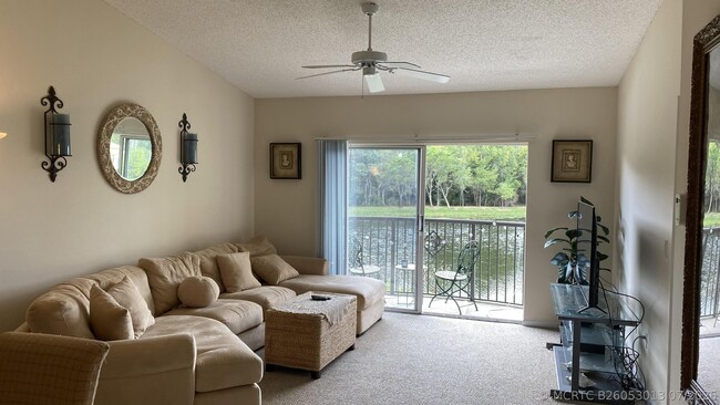 Building Photo - 100 Crestwood Ct N