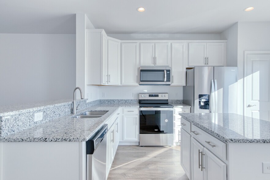 Building Photo - 223 Addison Ct