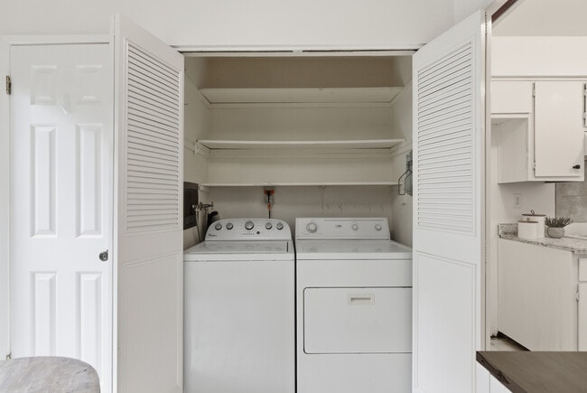 Building Photo - 1123 San Ramon Valley Blvd