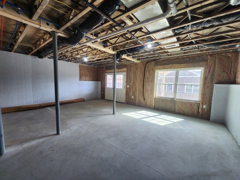 Building Photo - 73 Ivan Dr