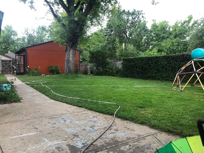 Building Photo - 1209 W Mountain Ave