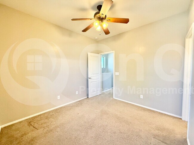 Building Photo - 4138 E Thunderheart Trail