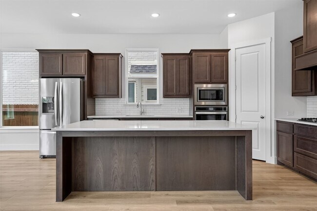 Building Photo - 6009 Firefox Ln