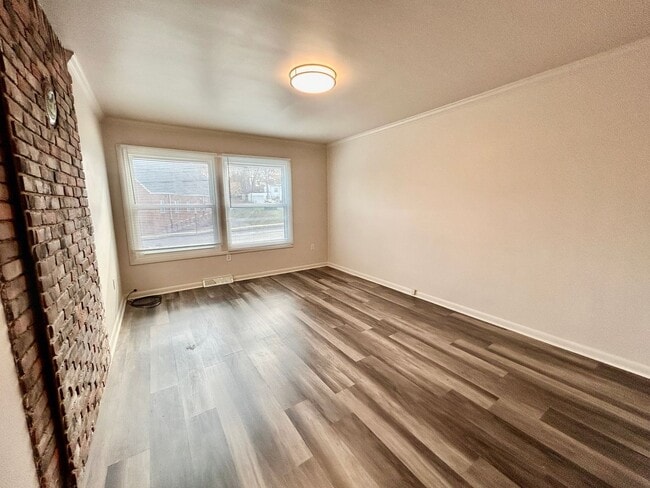 Building Photo - Spacious 4-Bedroom Home in Lancaster