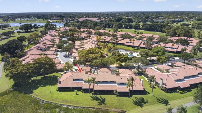 Building Photo - 259 Old Meadow Way