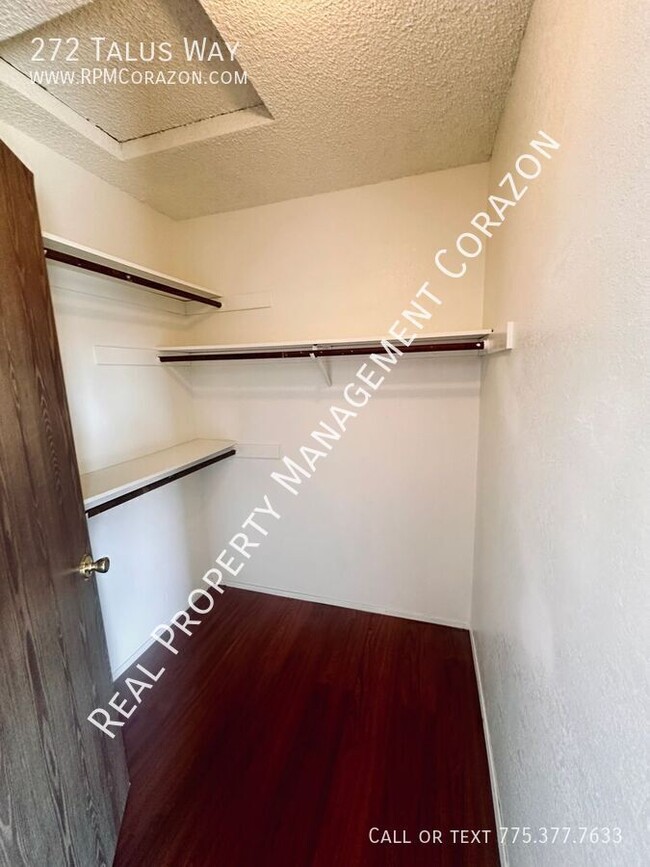 Building Photo - Two-Bedroom, Two-Bathroom Close to UNR...