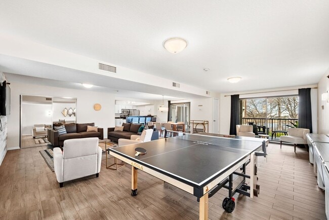 Building Photo - 4860 Park Commons Dr