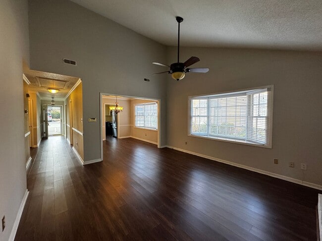 Building Photo - 135 Chrisfield Cir