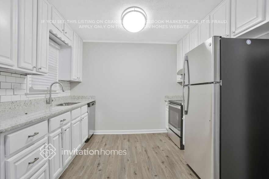 Building Photo - 4231 Westminster Dr SW