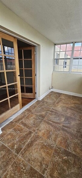 Building Photo - 410 NW 68th Ave