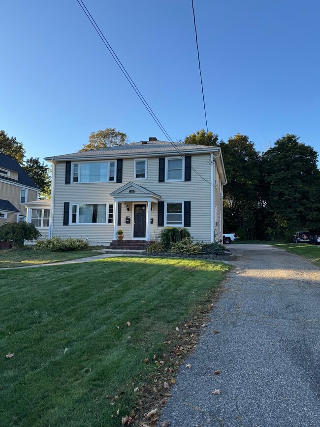 Building Photo - 48 Grant St