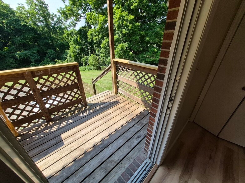 Deck - 128 Morgan Drive