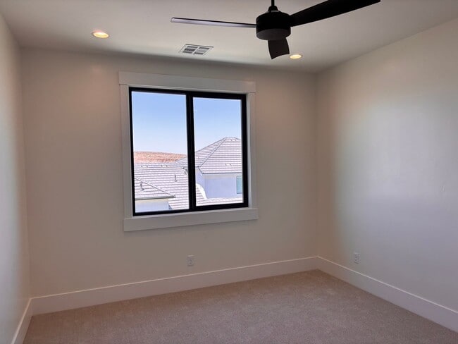 Building Photo - BRAND NEW 5 bed | 3.5 bath | 3 car garage ...