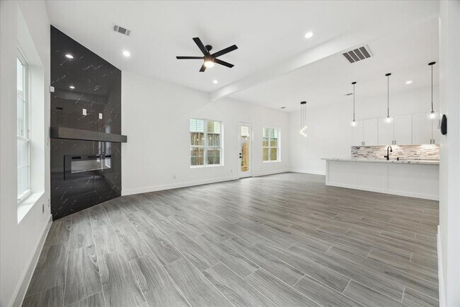 Building Photo - 10935 Brookeshire Chase Ln