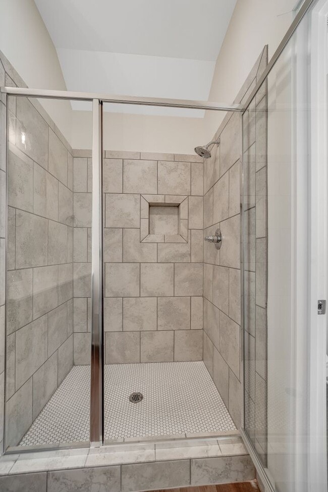 Building Photo - 2 Bedroom Home with Bonus Office/Flex Space!