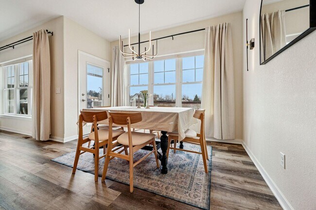 Building Photo - 2945 N 186th St