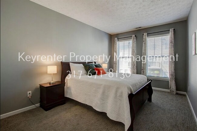 Building Photo - Discover this well-appointed 3-bedroom, 2-bath home in Indianapolis within an HOA community
