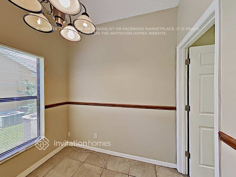 Building Photo - 4040 Waterview Loop