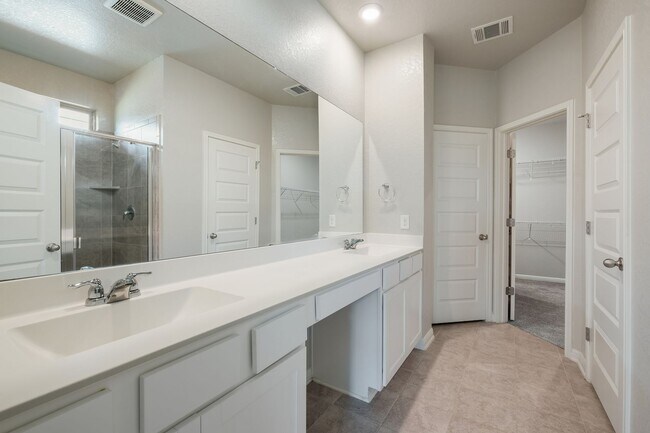 Building Photo - Where Style Meets Function in a Prime Setting
