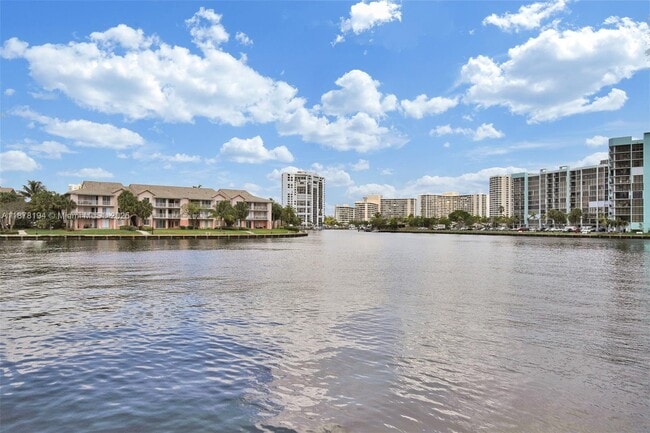 Building Photo - 3800 S Ocean Dr