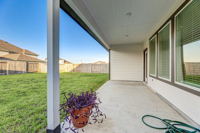 Building Photo - 22806 Theodoli Dr