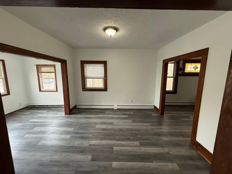 Living Room - 1017 North Ave