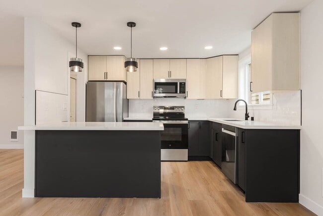 Building Photo - 6721 24th Ave NW