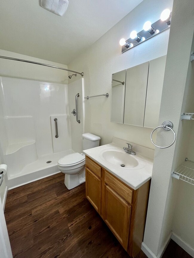 Building Photo - All Inclusive Duplex | 3 Bed |  2 Bath