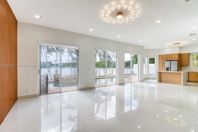 Building Photo - 5363 SW 38th Ave