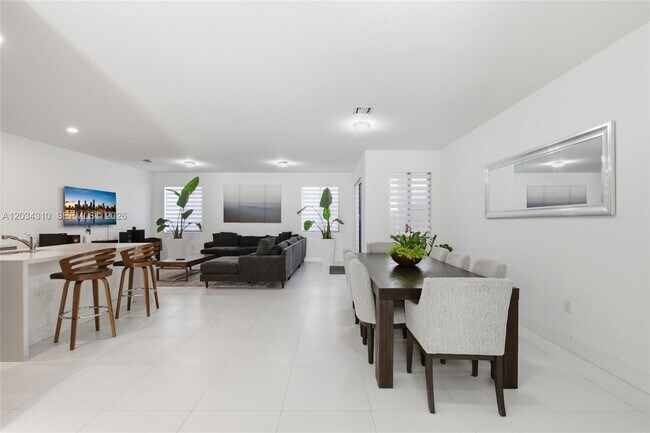 Building Photo - 13630 SW 158th Ave