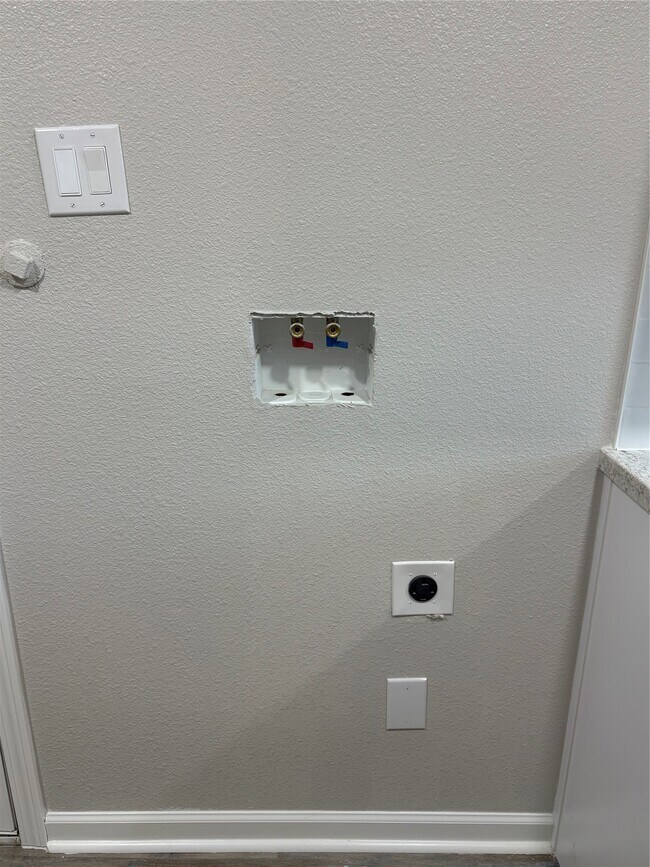 Building Photo - 8 S Avenue B