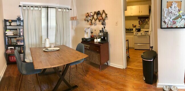 Building Photo - 1647 Valley Ave