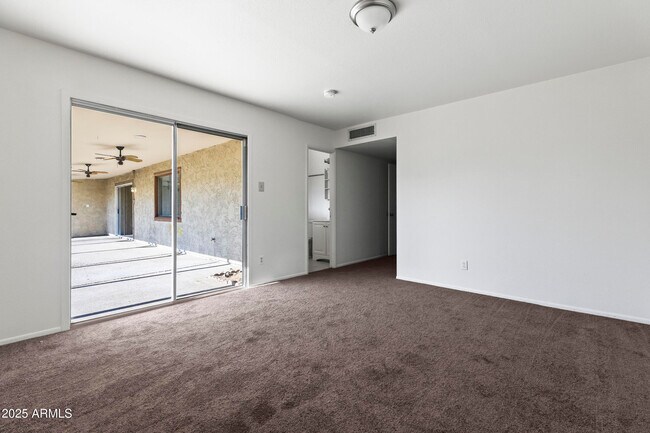 Building Photo - 5212 N 67th Dr